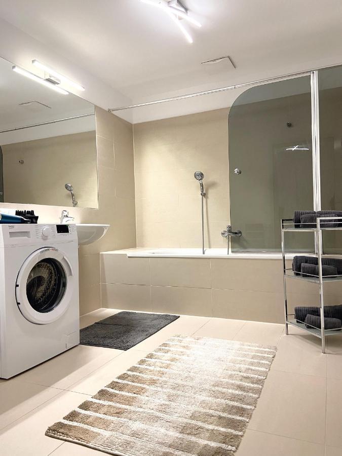 Near Lake Spacious & Furnished Beautiful Apartment Wenen Buitenkant foto